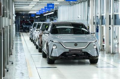 馬自達EZ-60雙喜臨門，榮膺“2025中國十佳車身”及“最佳材料獎”